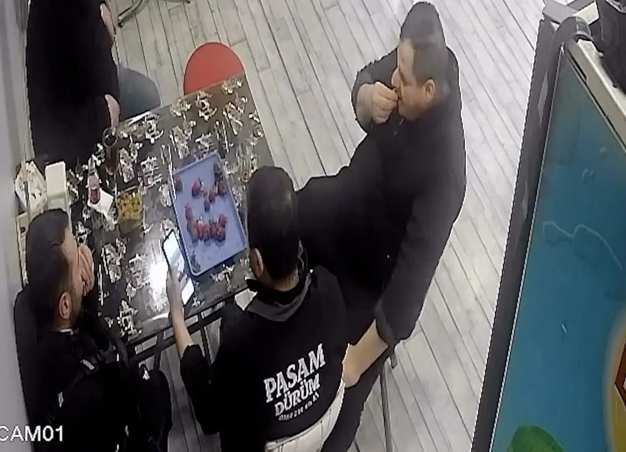 Çilek Yerken Boğuluyordu, Kurye Böyle Kurtardı 2