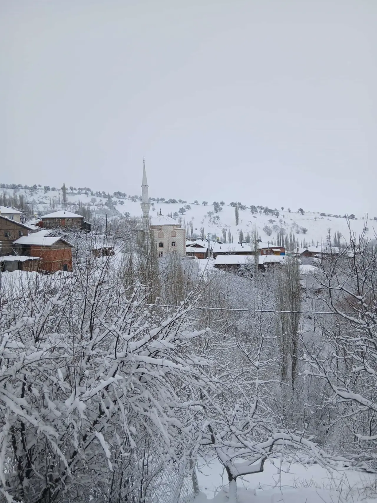 Bahar Beklerken Nisan’da Kar Yağışı Devam Etti 3