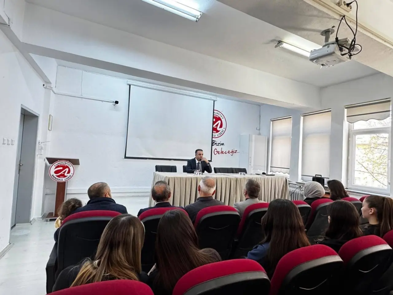 Bektaş, Lise Öğrencileriyle Bir Araya Geldi 1