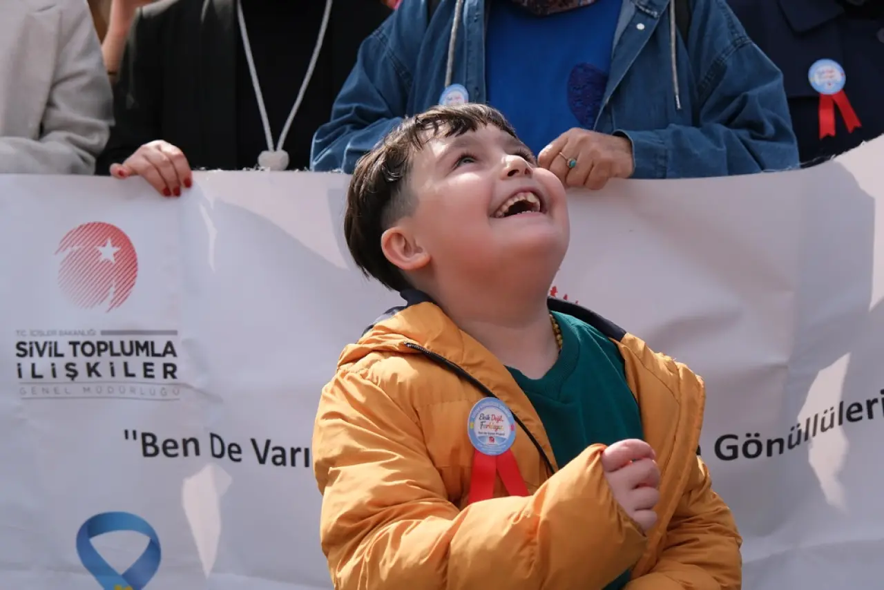 ‘Görülmeyeni Görünür Kılan Adımlar’ 10