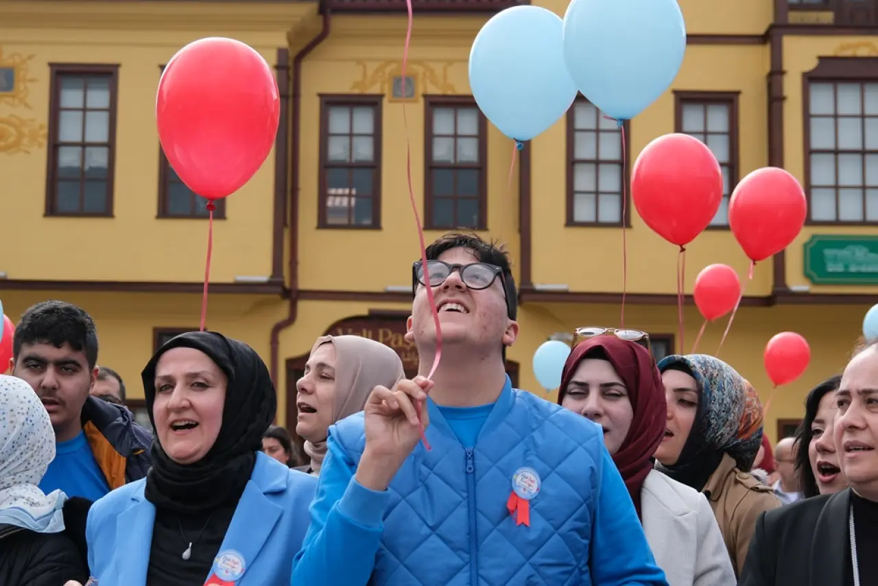 ‘Görülmeyeni Görünür Kılan Adımlar’ 7