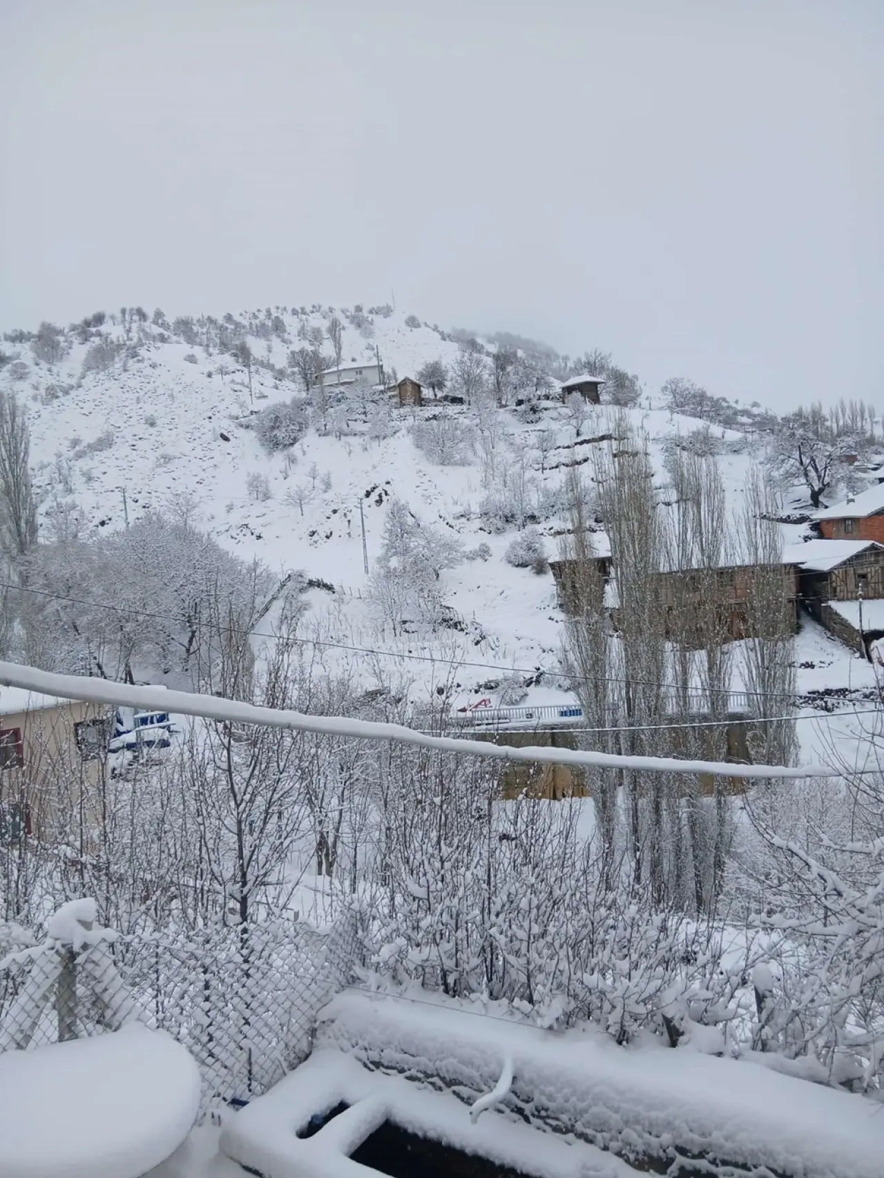 Bahar Beklerken Nisan’da Kar Yağışı Devam Etti 4