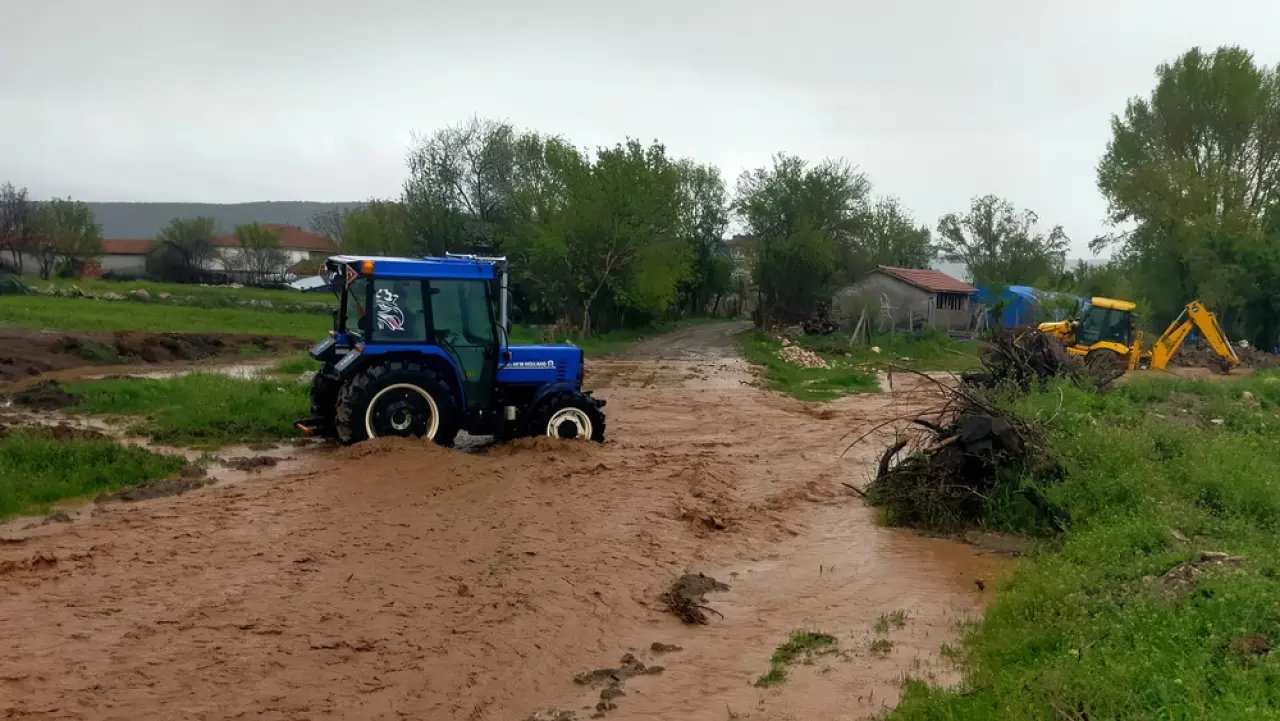 Köyleri Sel Vurdu, Taşan Dereler Arazileri Yuttu 2