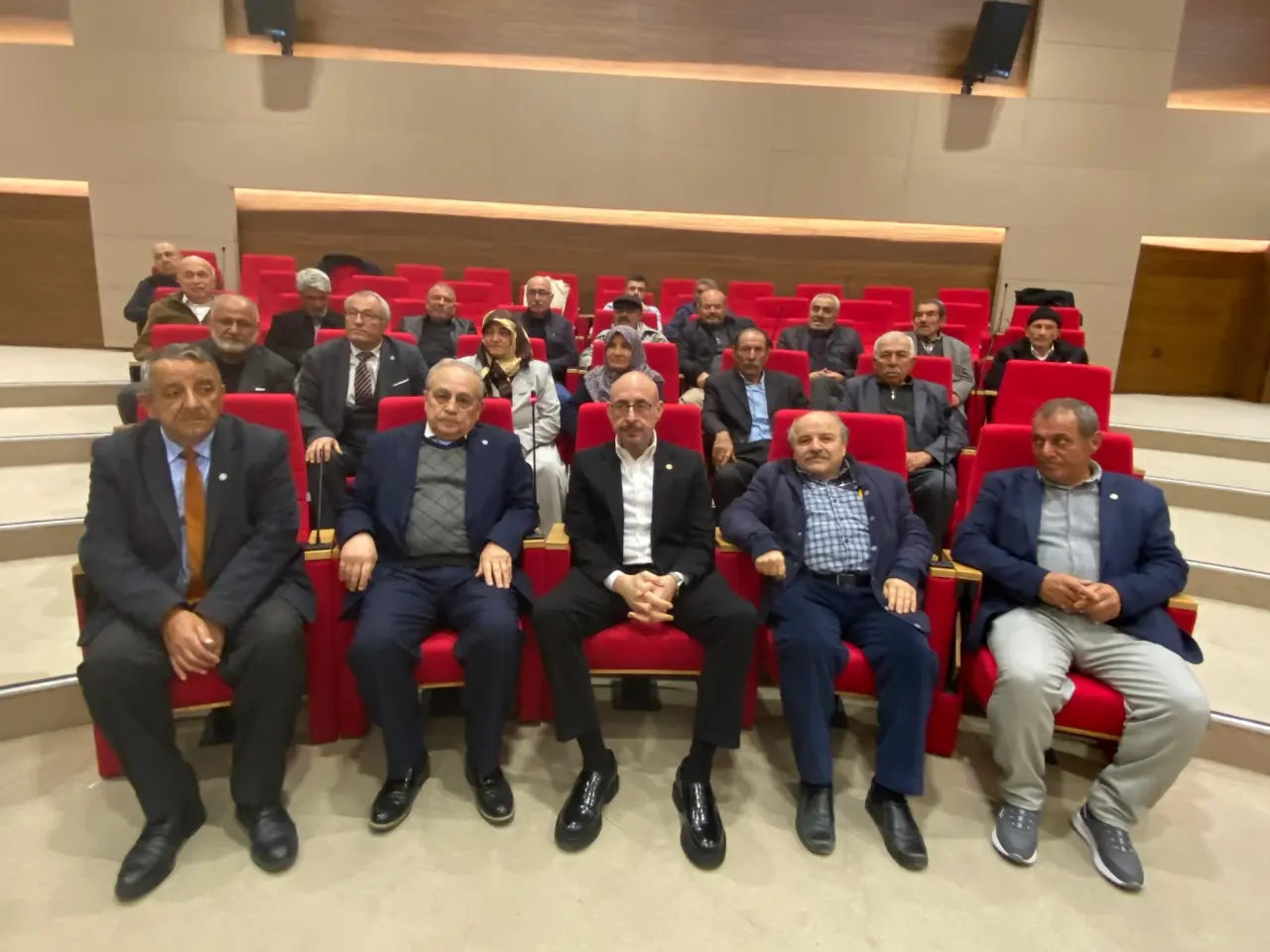 İktidarın Ekonomi Politikalarını Eleştirdi 3