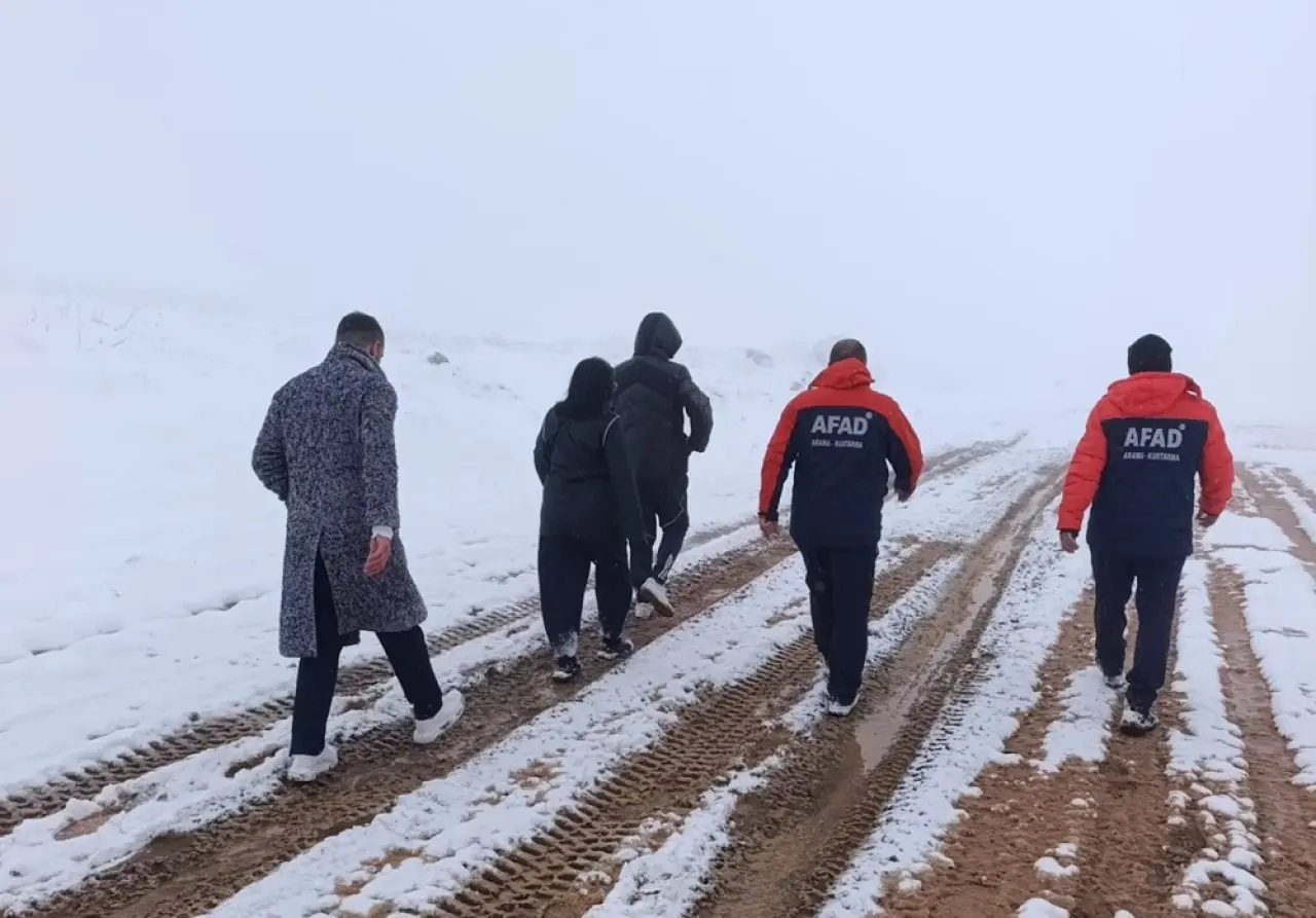 Mahsur Kalan Vatandaşlar Ekipleri Seferber Etti 1