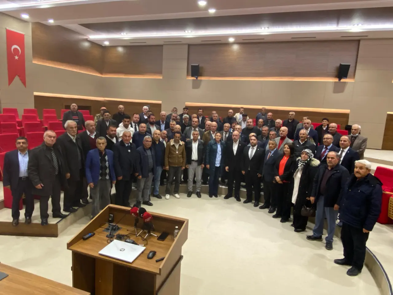 İktidarın Ekonomi Politikalarını Eleştirdi 4