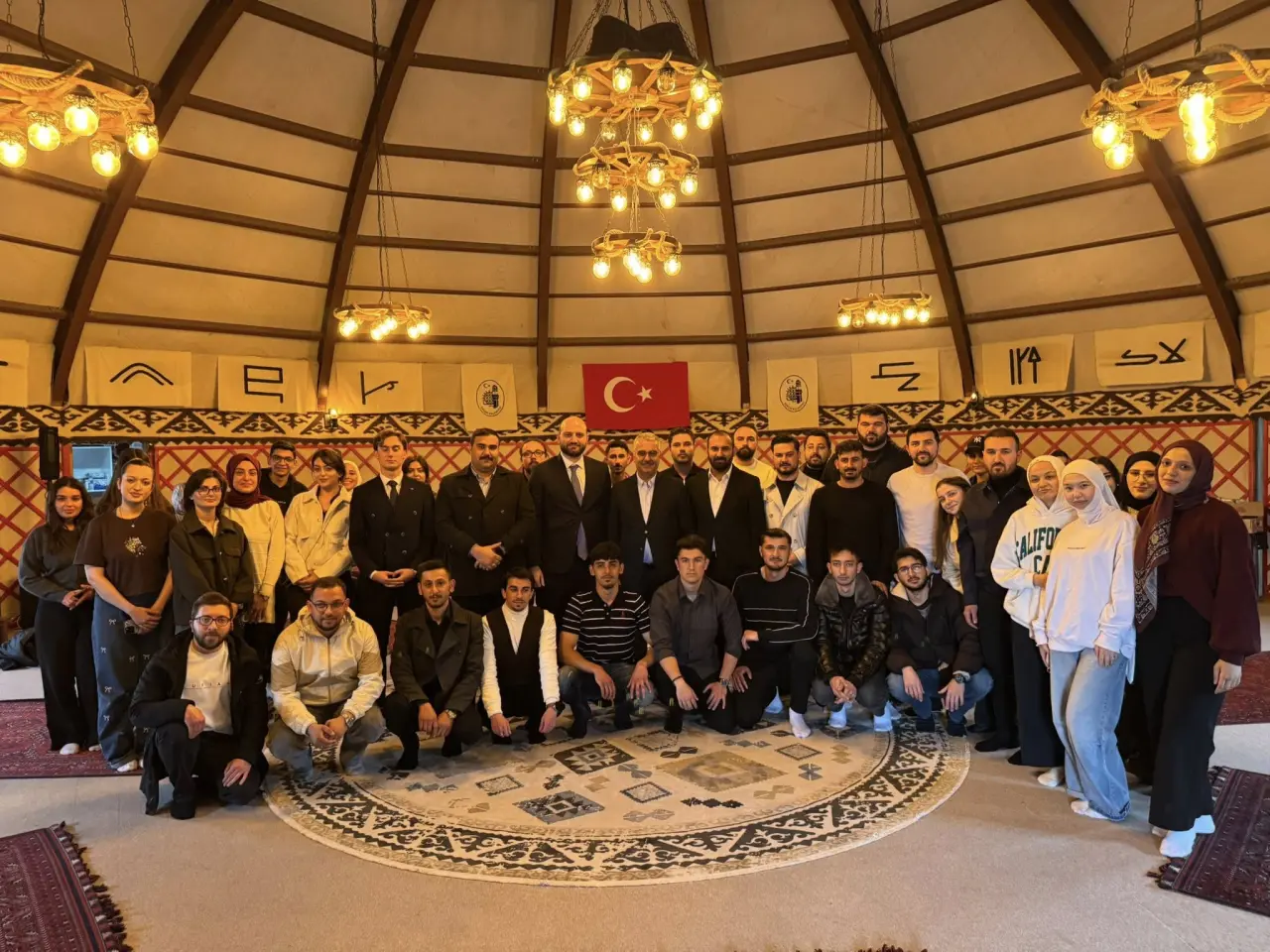 Ahlatcı, Çorumlu Obası'nda Gençlerle Bir Araya Geldi 2