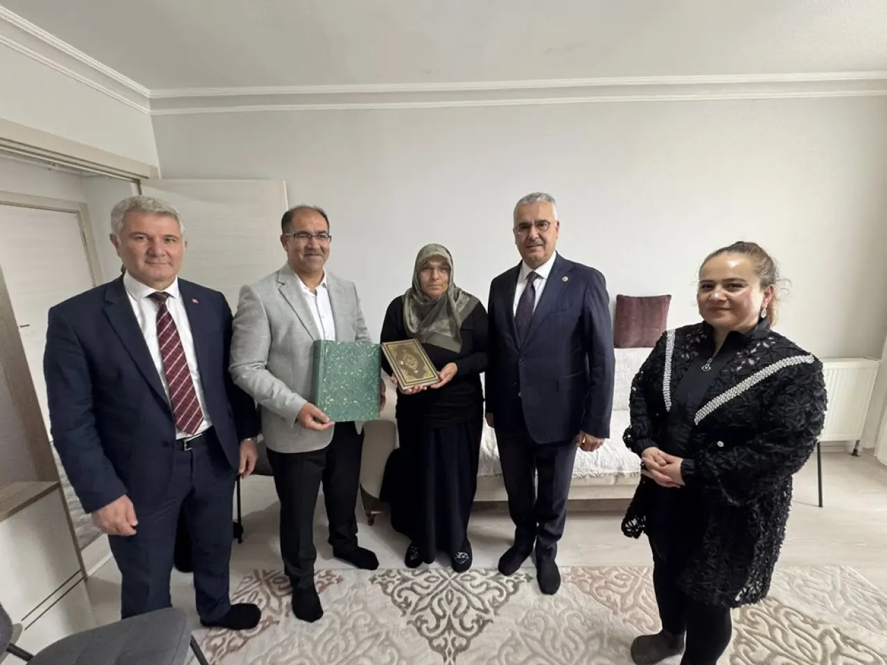 Ahlatcı’dan Şehit Annesine Vefa Ziyareti 4