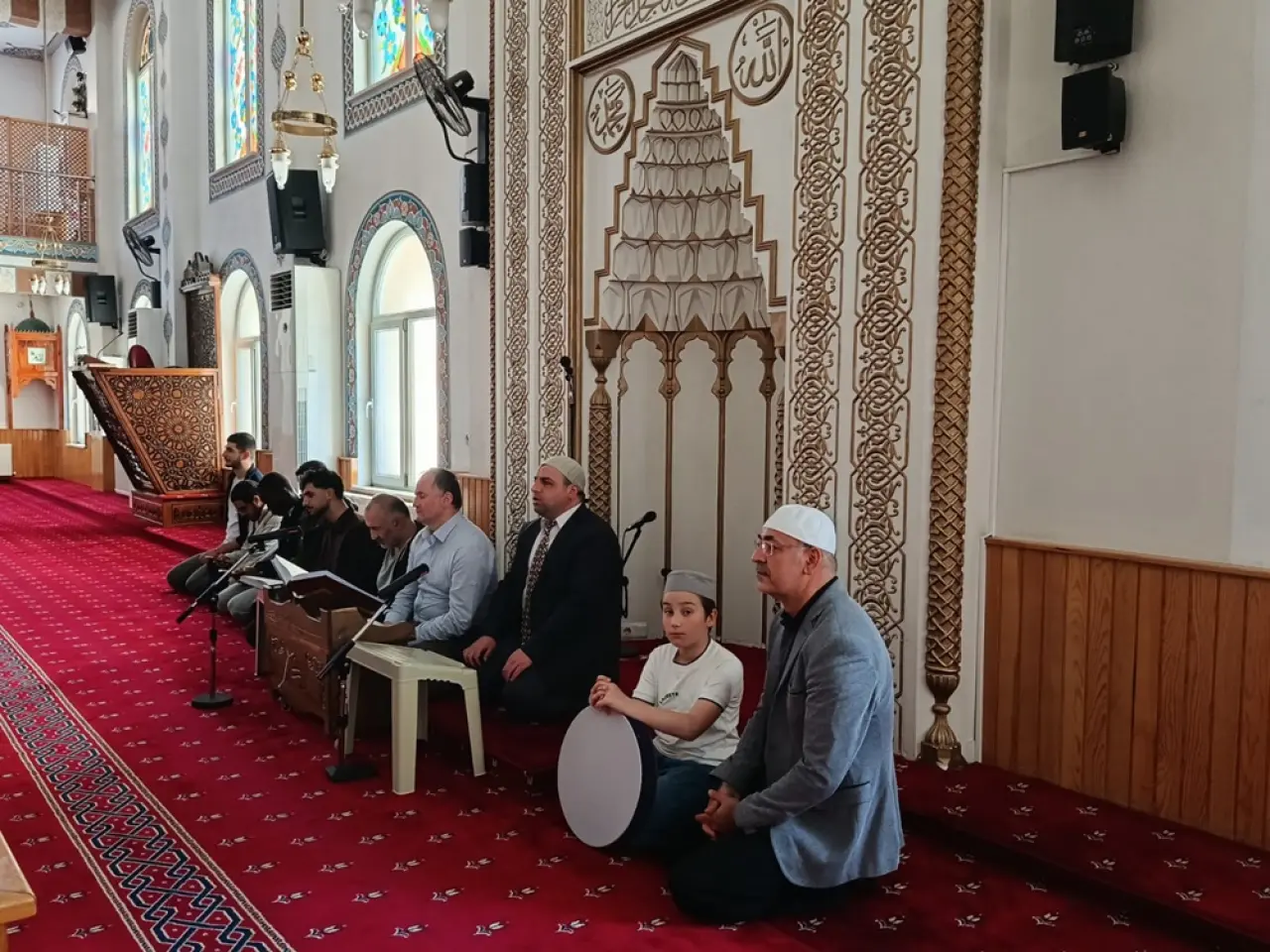 Farklı Ülkelerden Öğrenciler ile Görme Engelliler Camide Buluştu 4
