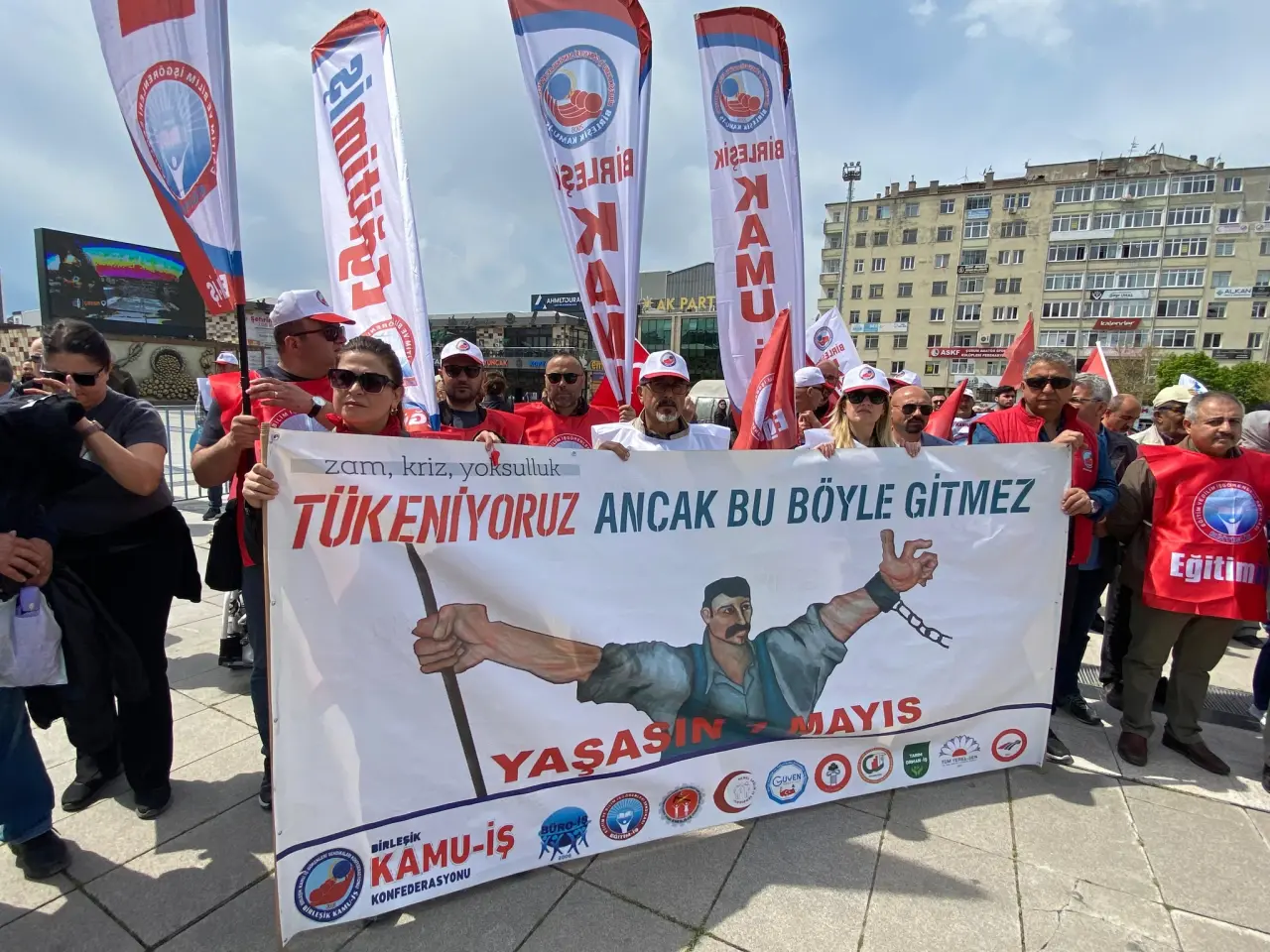 1 Mayıs Alanından Ekonomik Adaletsizliklere Dikkat Çekti 4