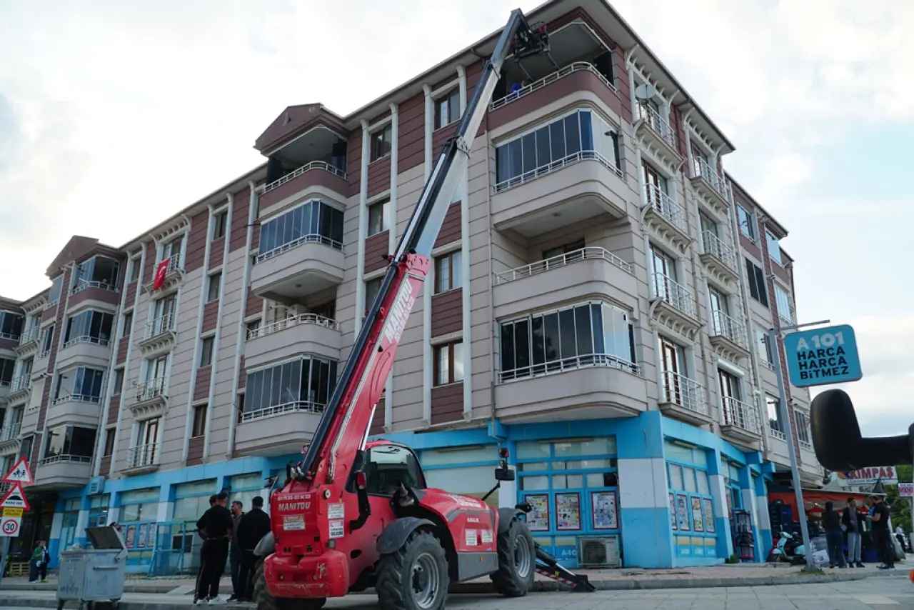 250 Kiloydu, Cenazesi Böyle Çıkarıldı 1