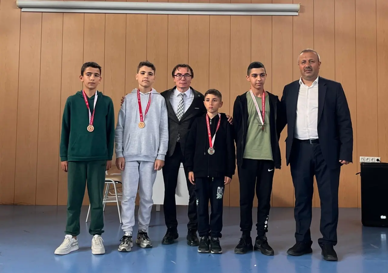 Lise Öğrencileri Kıyasıya Mücadele Etti 4