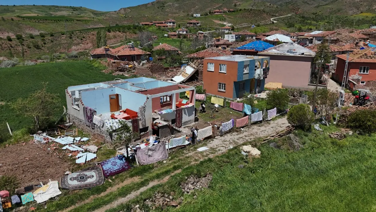 Hortum Felaketi Yaşayan Köyde Çalışmalar Sürüyor 8