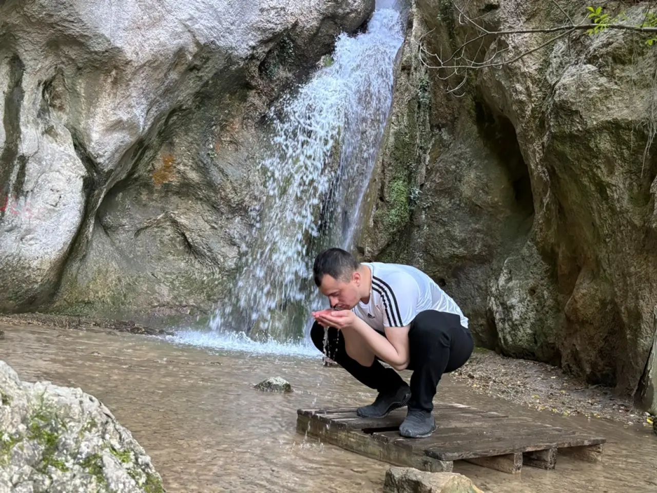 Doğaseverlerin Rotası Örencik Şelalesi Oldu 4