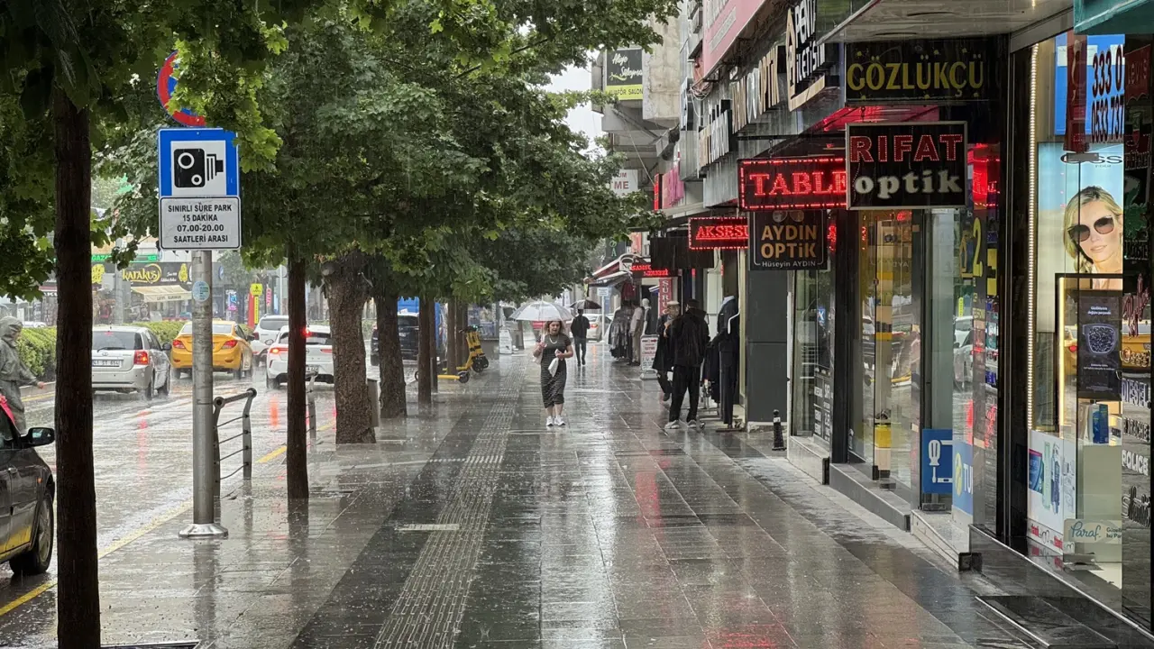 Sağanak Yağış Hayatı Felç Etti 4
