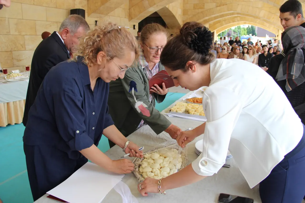 Festivalde Yöresel Tatlar Yarıştı 1