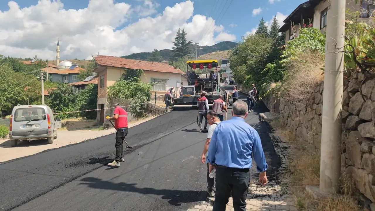 Çorum Belediyesinden Oğuzlar’a Asfalt Desteği 4