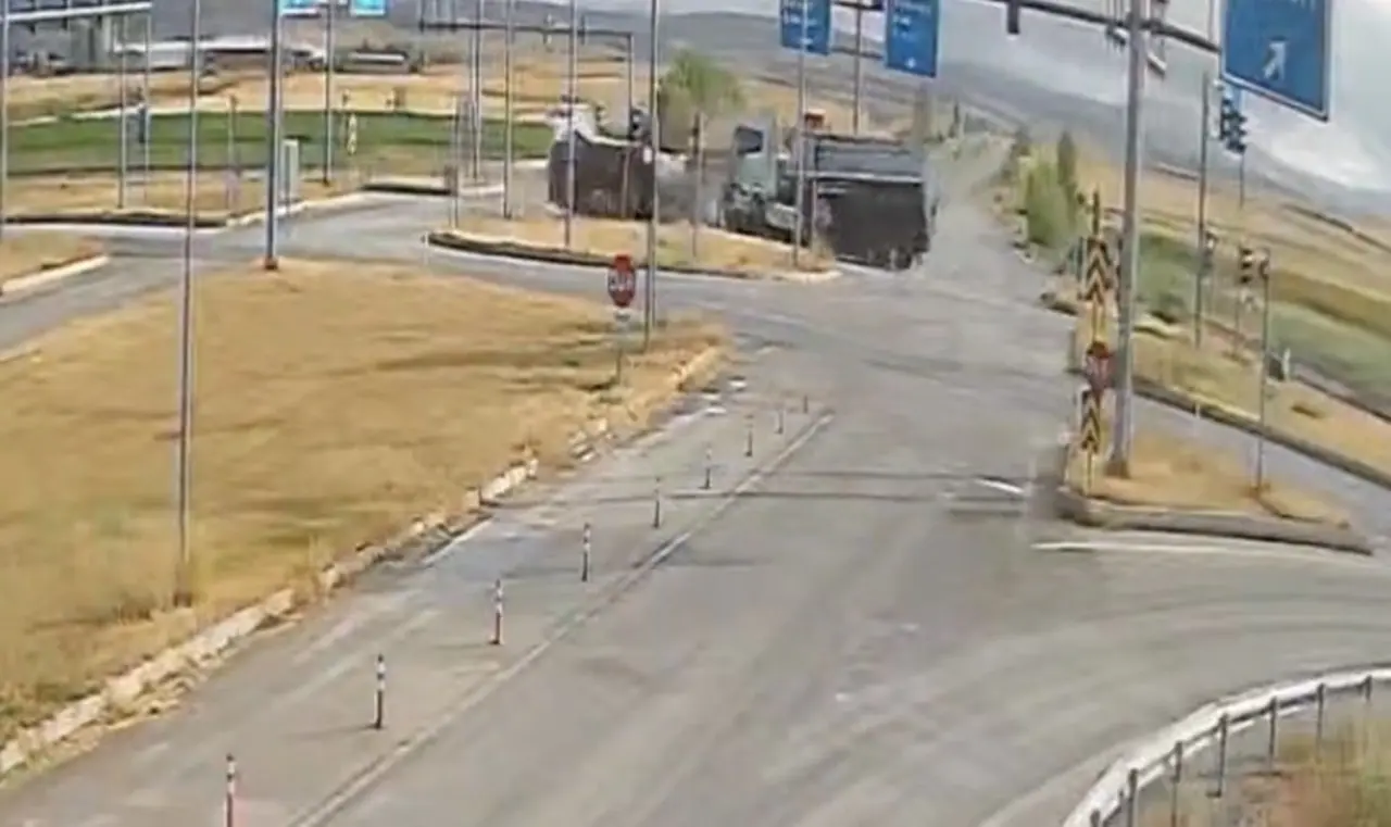 Yine Ölüm Kavşağı Yine Kaza! 3