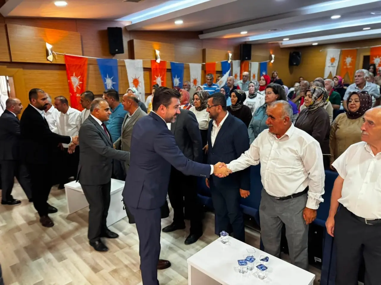 AK Parti’den Yerel Yönetimler Zirvesi 1