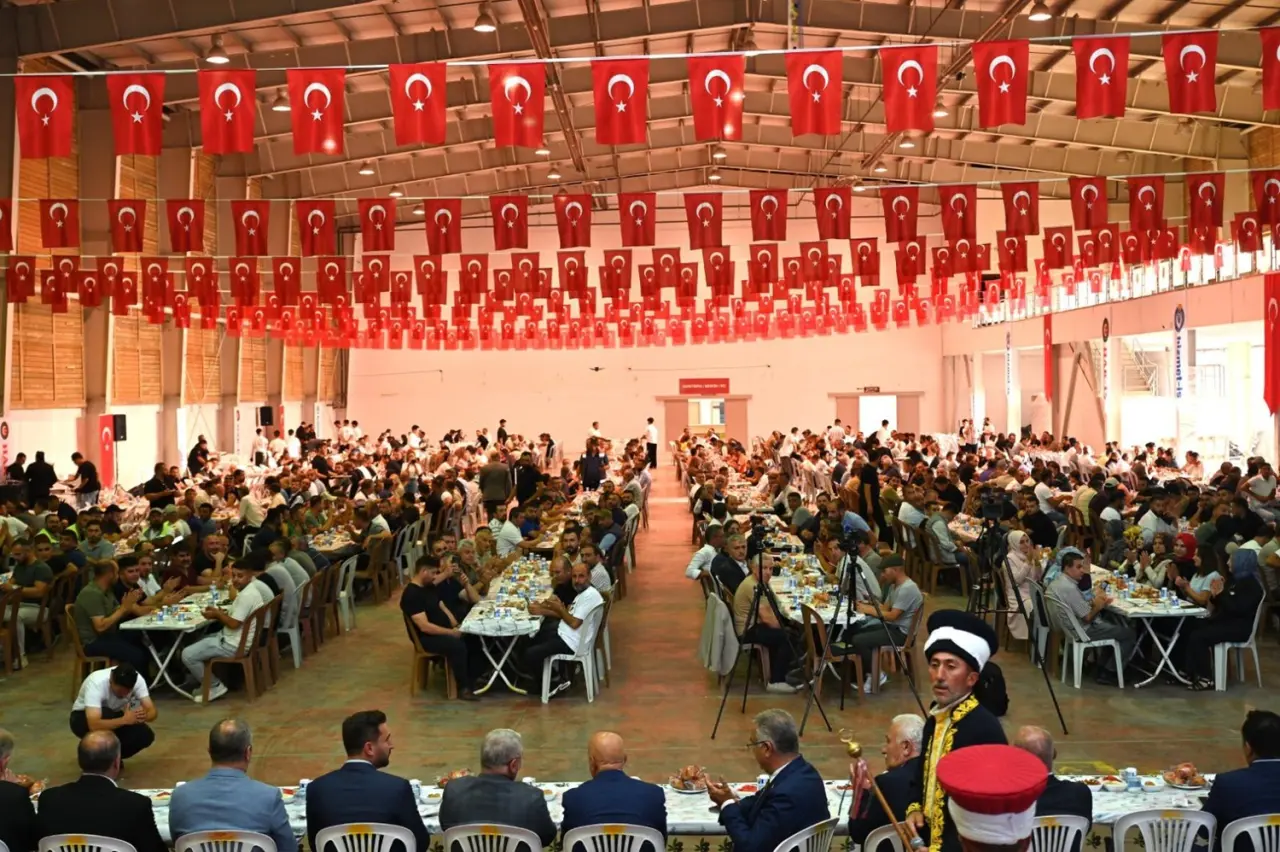 2 Bin 500 Emekçiye Dayanışma Sofrası 3