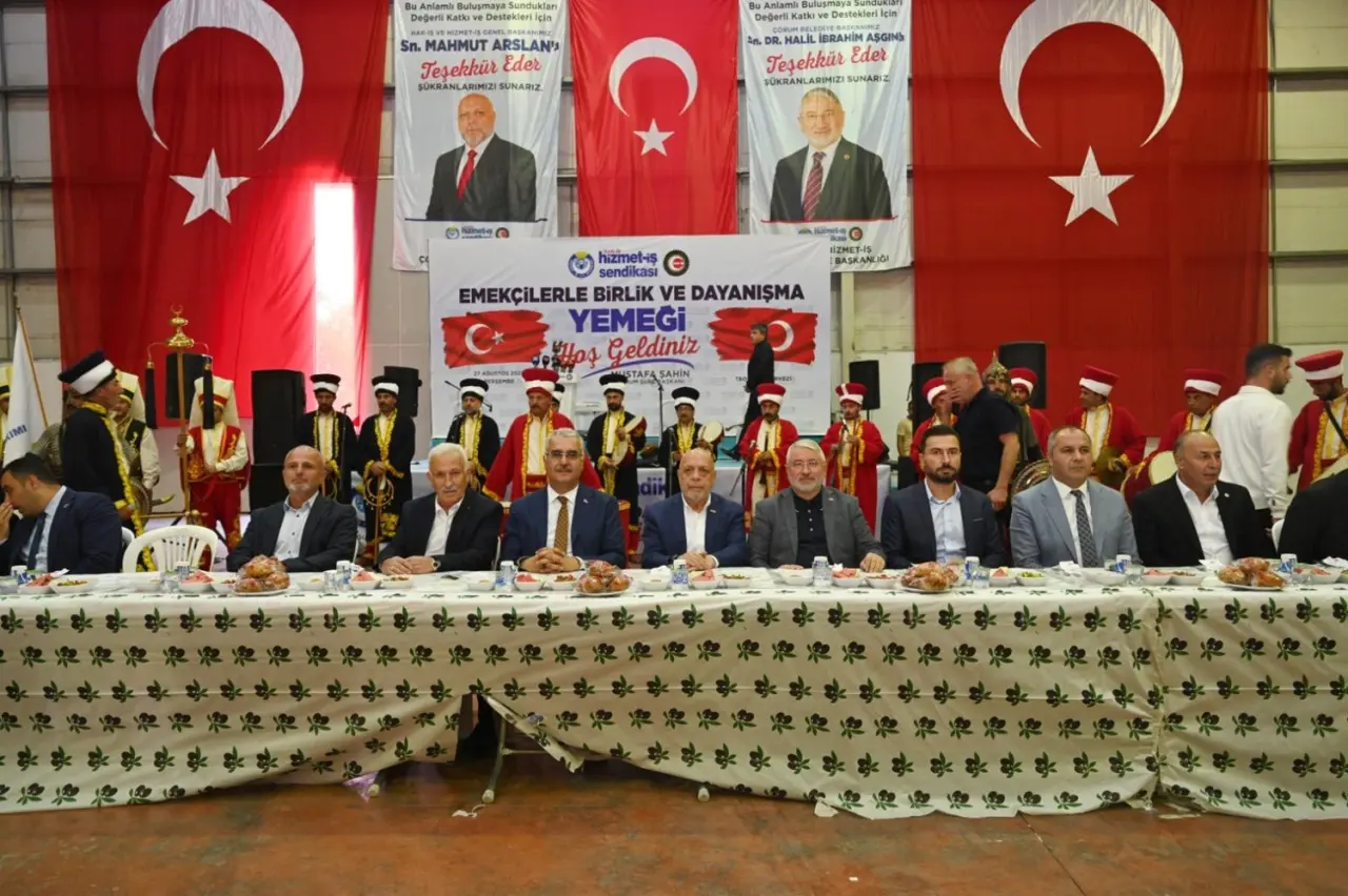 2 Bin 500 Emekçiye Dayanışma Sofrası 1