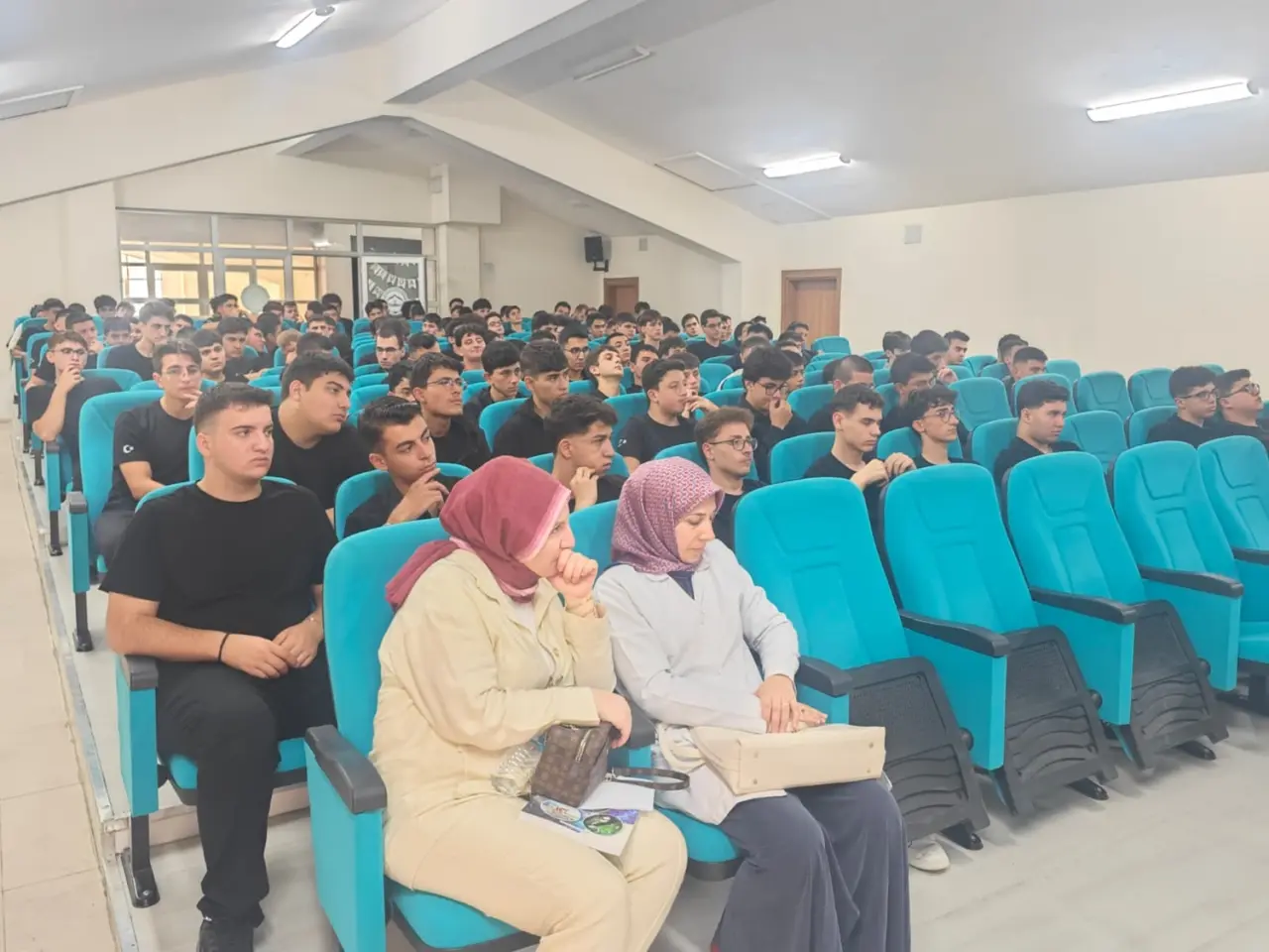Mezunlar Öğrencilerle Buluştu 4