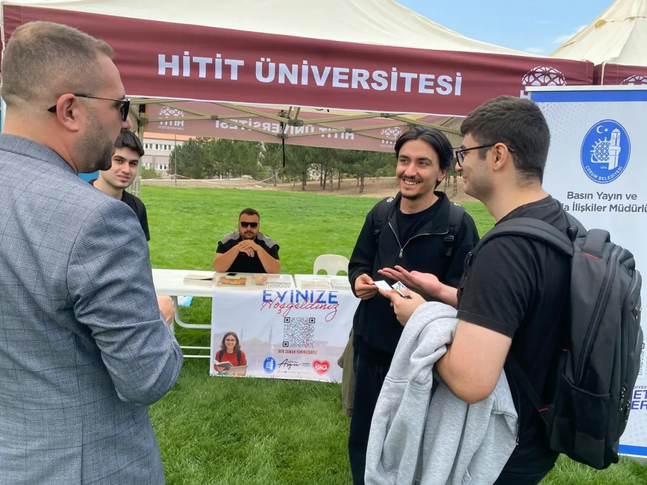 Üniversitelileri Kampüste Karşıladılar 1