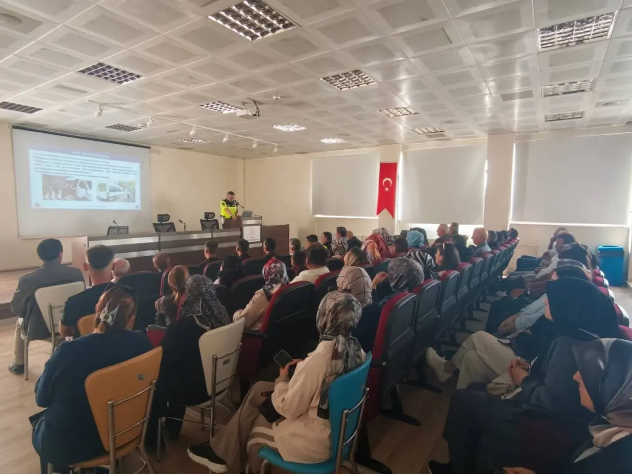 Okul Servis Şoförleri ve Rehber Personele Trafik Eğitimi 2