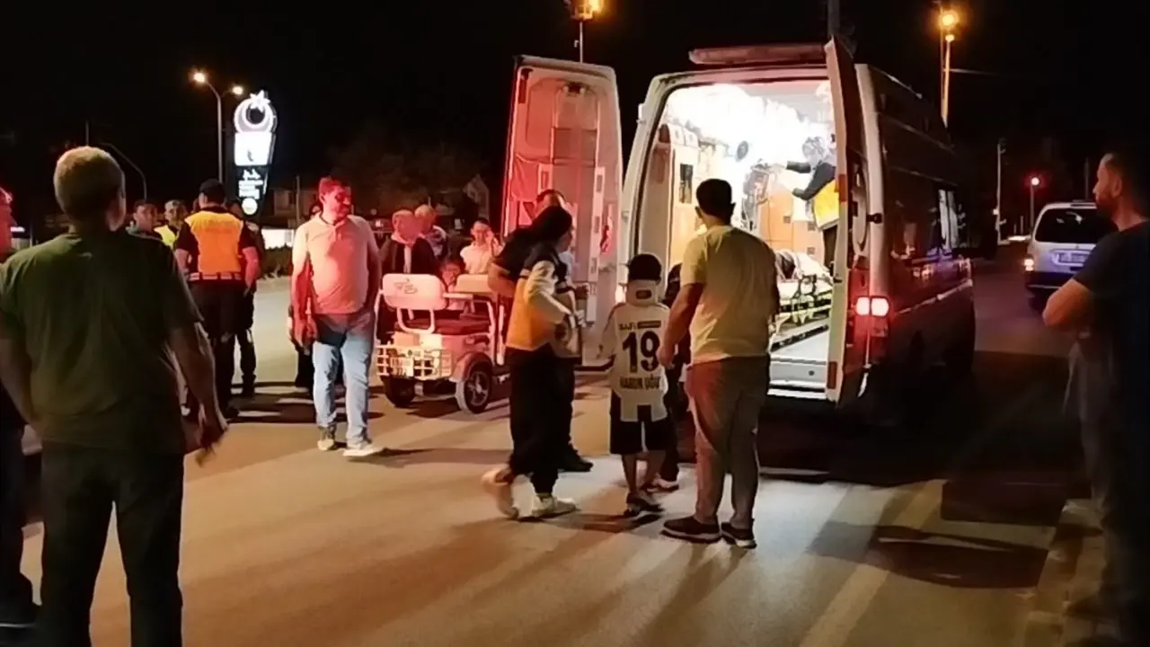 Otomobil ile Elektrikli Motosiklet Çarpıştı 2
