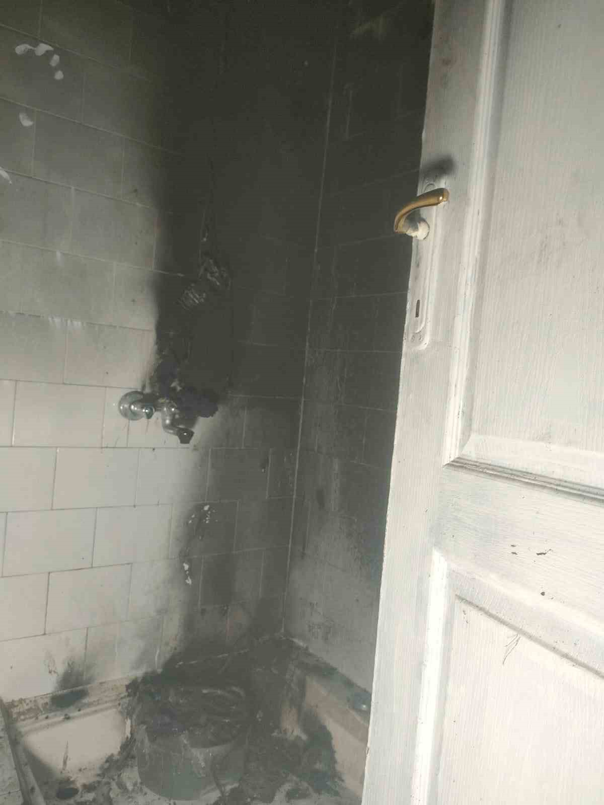 alanyada-evin-banyosunda-cikan-yangin-korkuttu