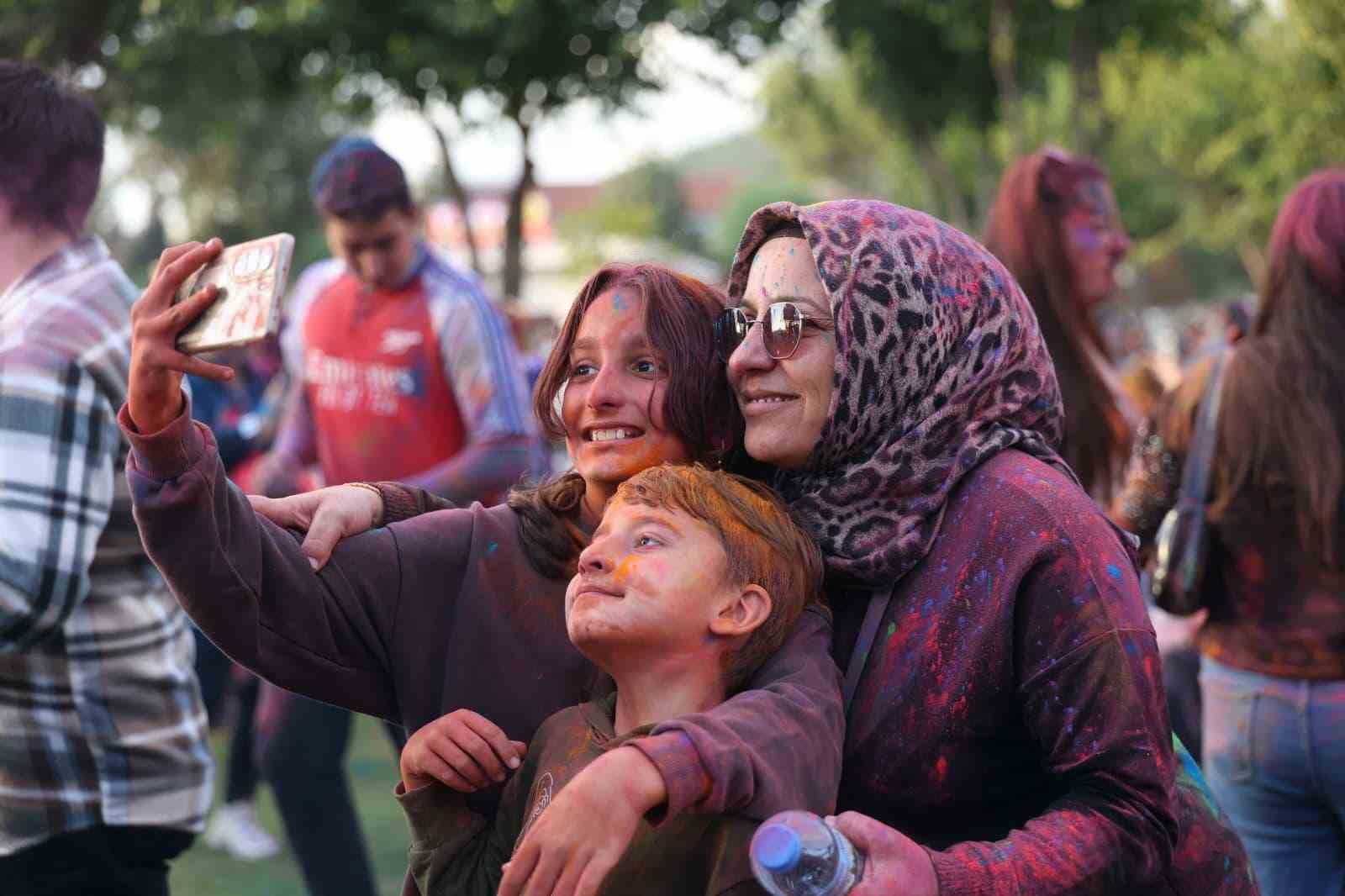 aydinfest-coskuyla-basladi-tekstil-park-doldu-tasti
