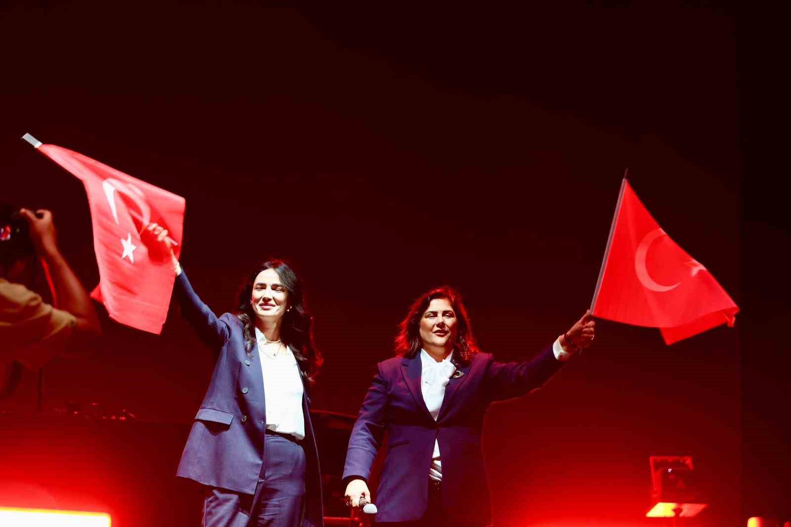 aydinfestin-son-gununde-60-binden-fazla-aydinli-coskuyu-birlikte-yasadi