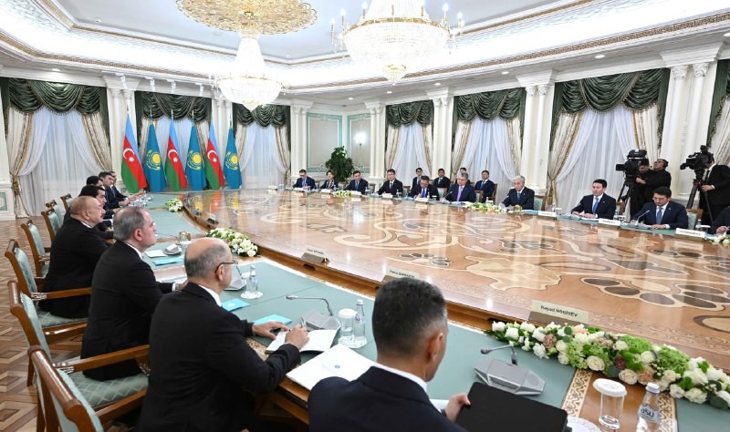 azerbaycan-cumhurbaskani-aliyev-kazak-mevkidasi-tokayev-ile-gorustu
