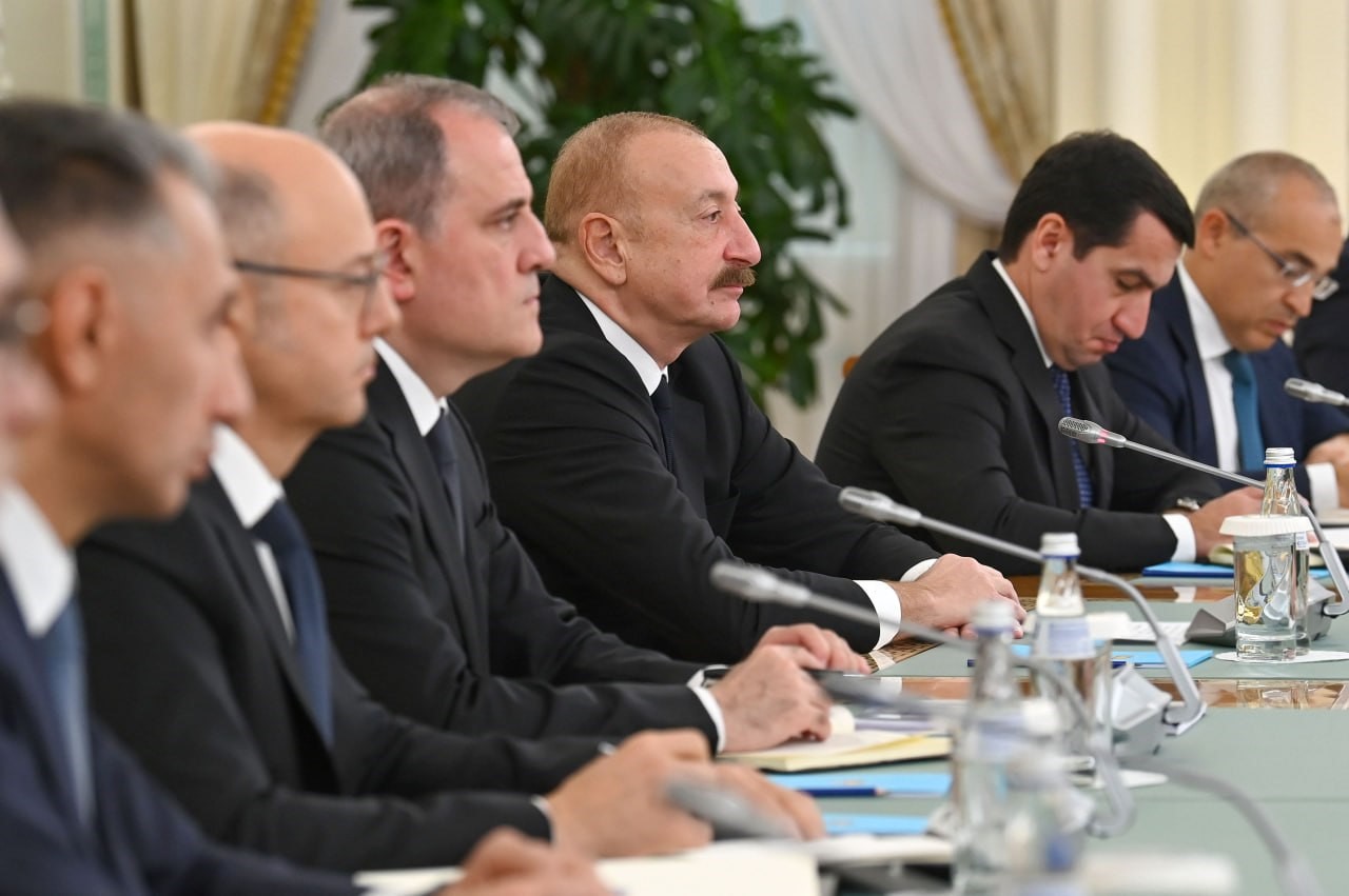 azerbaycan-cumhurbaskani-aliyev-kazak-mevkidasi-tokayev-ile-gorustu