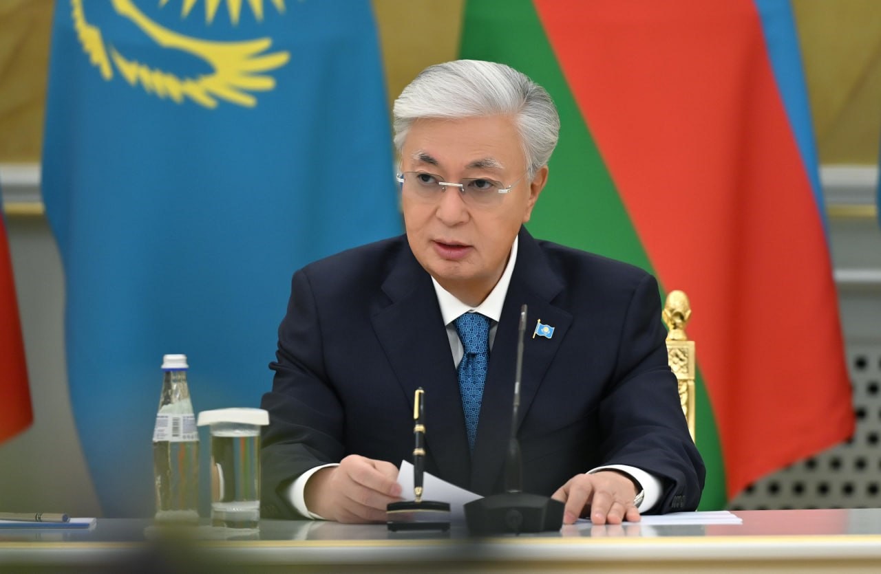 azerbaycan-cumhurbaskani-aliyev-kazak-mevkidasi-tokayev-ile-gorustu