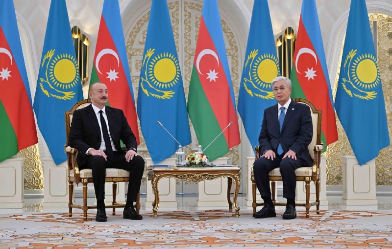 azerbaycan-cumhurbaskani-aliyev-kazak-mevkidasi-tokayev-ile-gorustu
