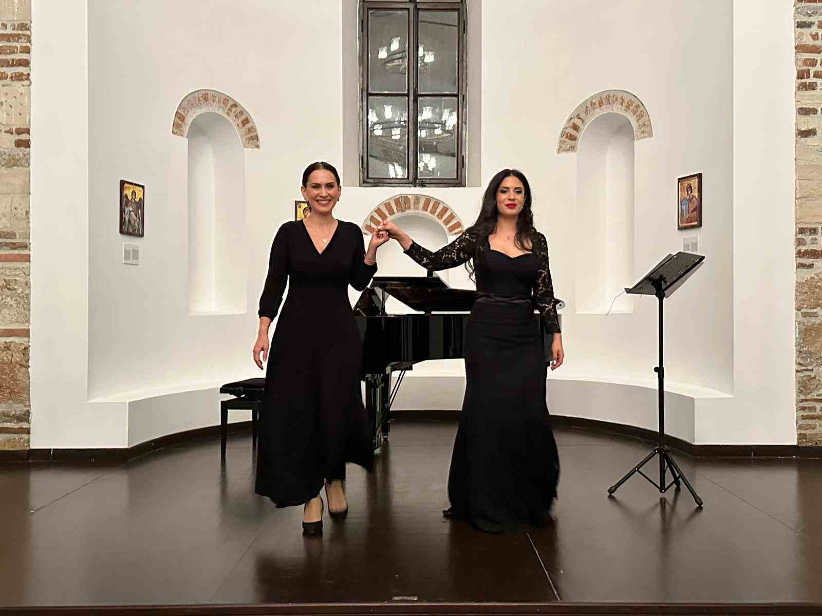 aziz-panteleimon-kilisesinde-guz-resitali