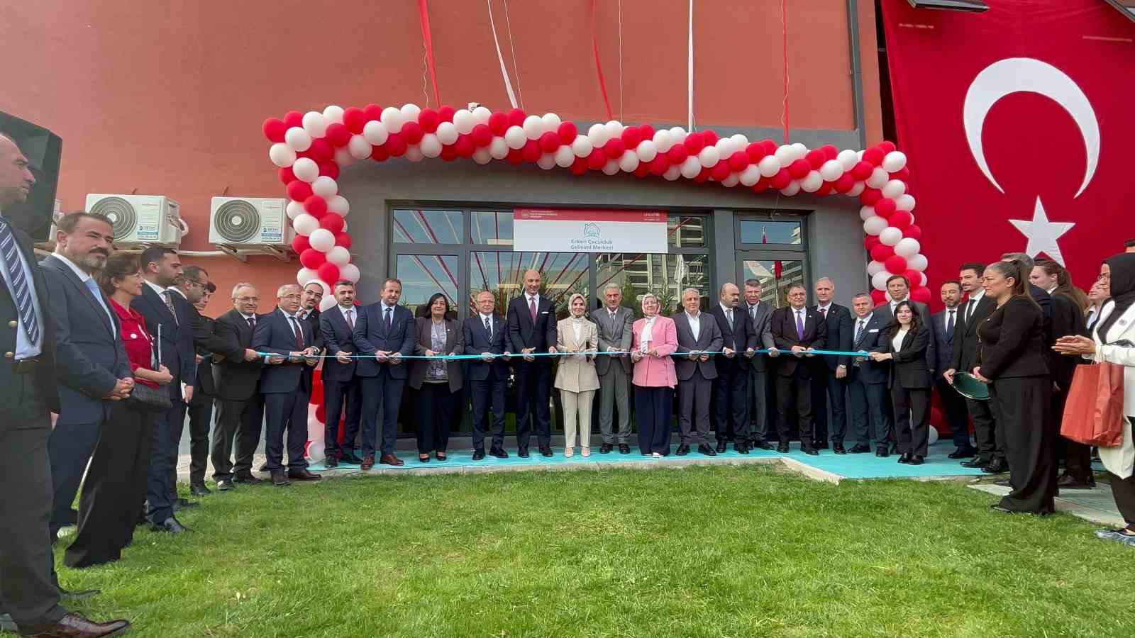 bakan-goktas-her-cocuk-kesfedilmeyi-bekleyen-bir-dunyadir