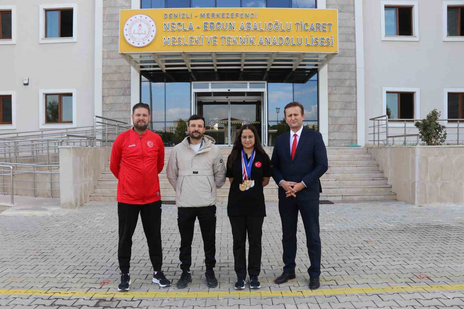 basarisiz-gecen-milli-takim-secmelerinde-daha-da-hirslandi-simdi-dunya-sampiyonu