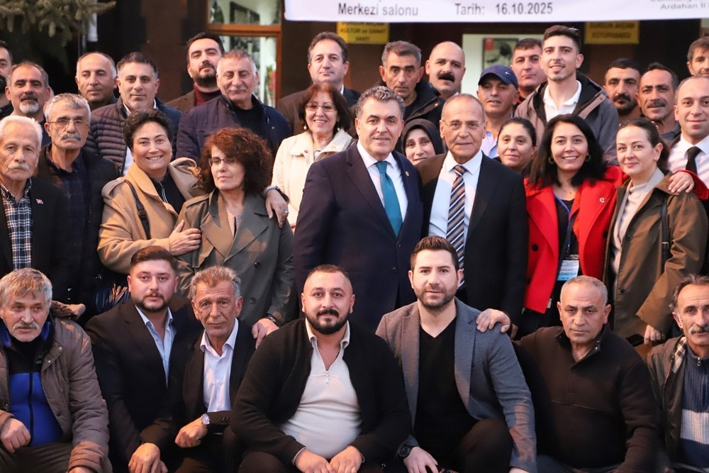 baskan-demir-chp-ardahan-il-kongresine-katildi