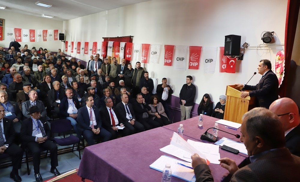 baskan-demir-chp-ardahan-il-kongresine-katildi