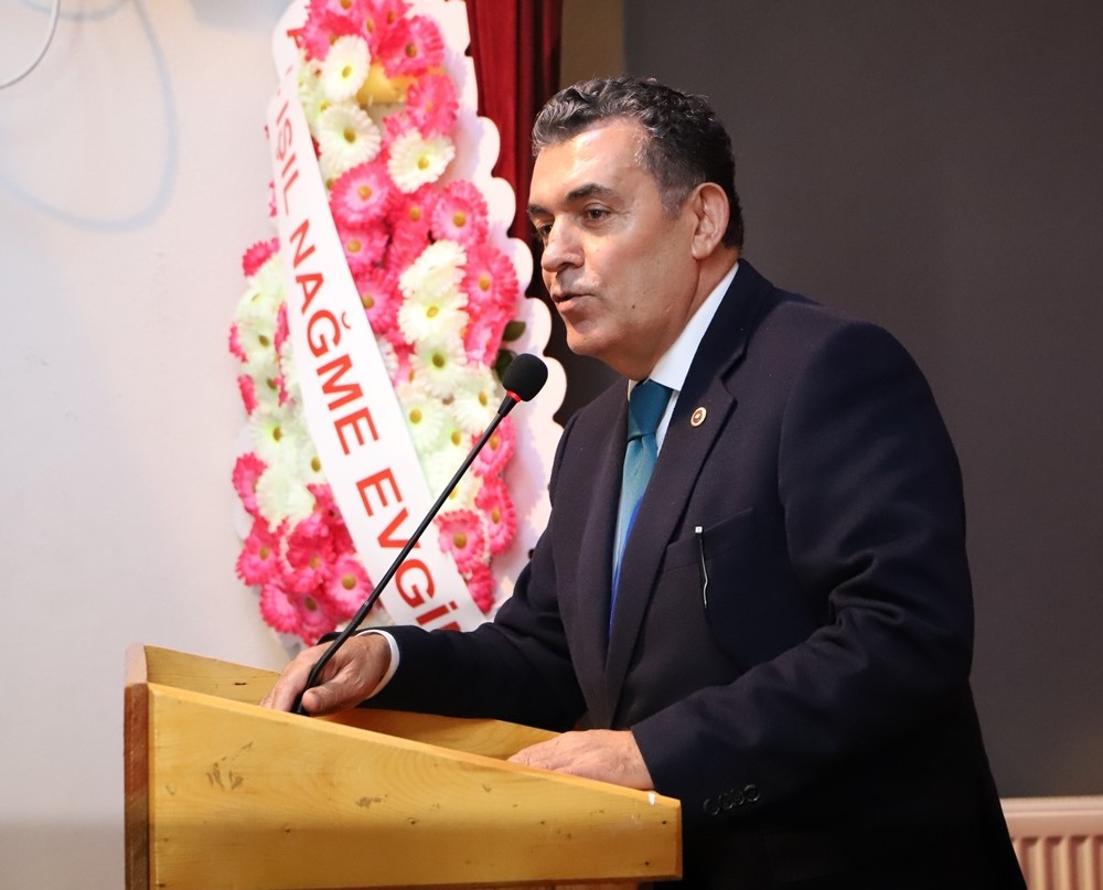 baskan-demir-chp-ardahan-il-kongresine-katildi