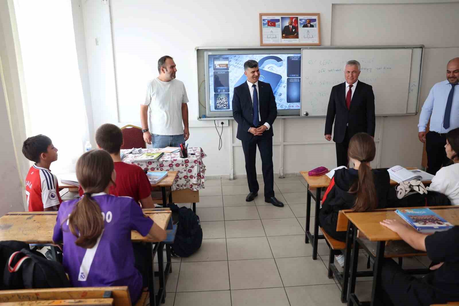 baskan-vekili-sener-codeweek-kodlama-senliginde-ogrencilerle-bulustu