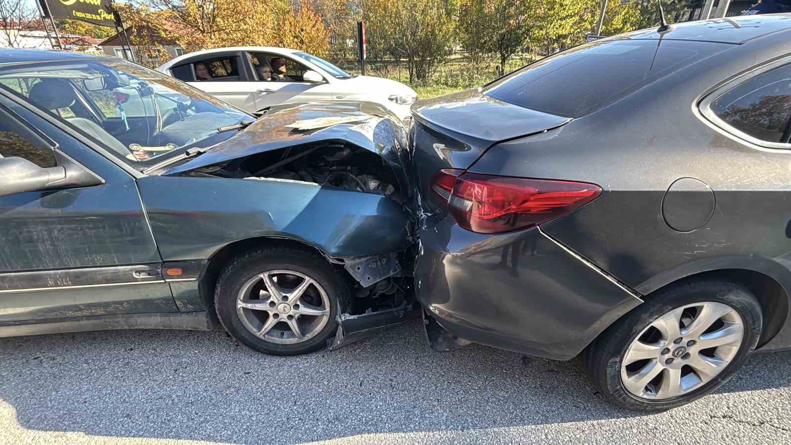 bolu-abant-yolunda-zincirleme-kaza-3-yarali