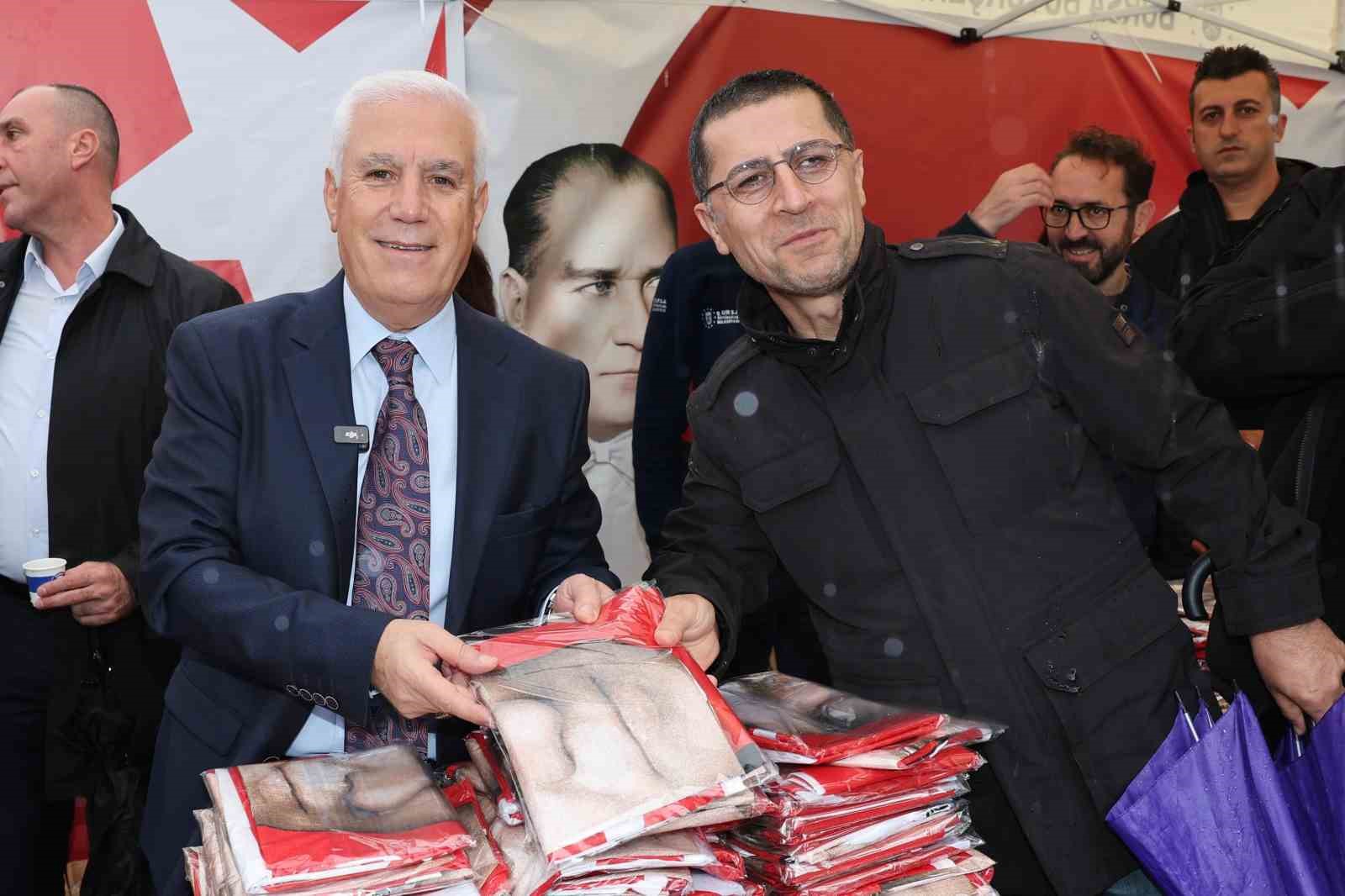 bursa-cumhuriyetine-sahip-cikiyor