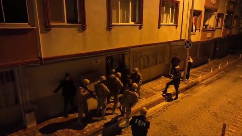 bursada-deas-operasyonu-18-gozalti