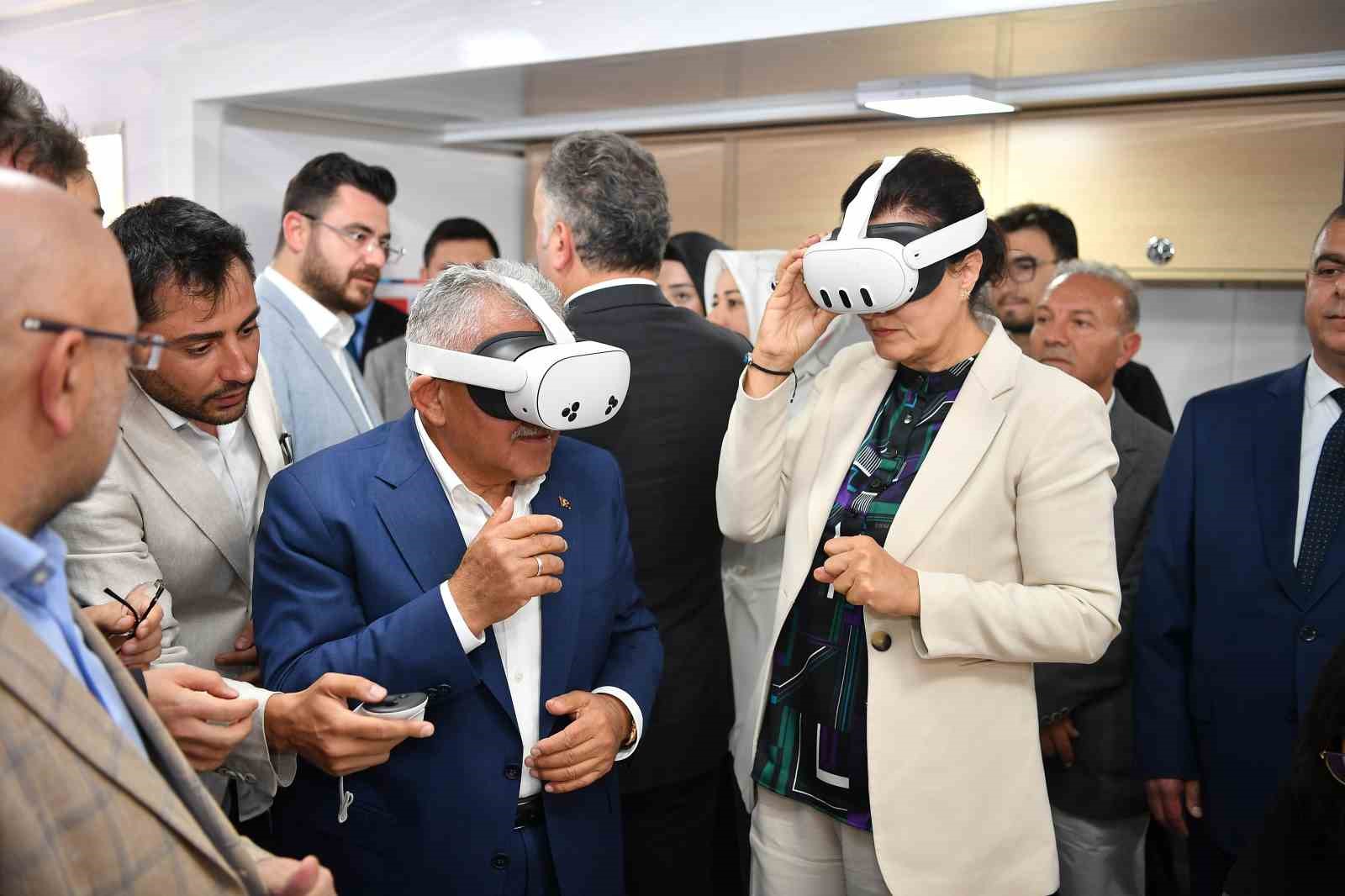 buyuksehirin-genclere-yonelik-buyuleyici-mobil-dijital-genclik-merkezi-acildi