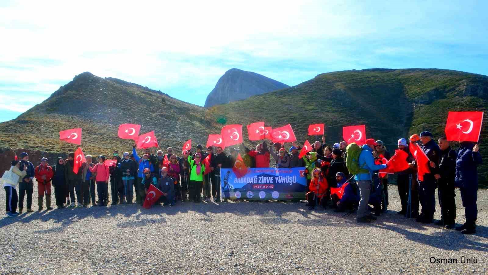 cumhuriyet-coskusu-babadagin-zirvesine-tasindi