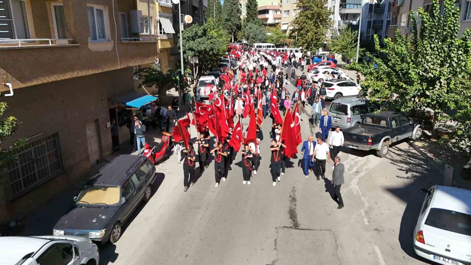 cumhuriyetin-102-yili-nazillide-duzenlenen-torenlerle-coskulu-bir-sekilde-kutlandi