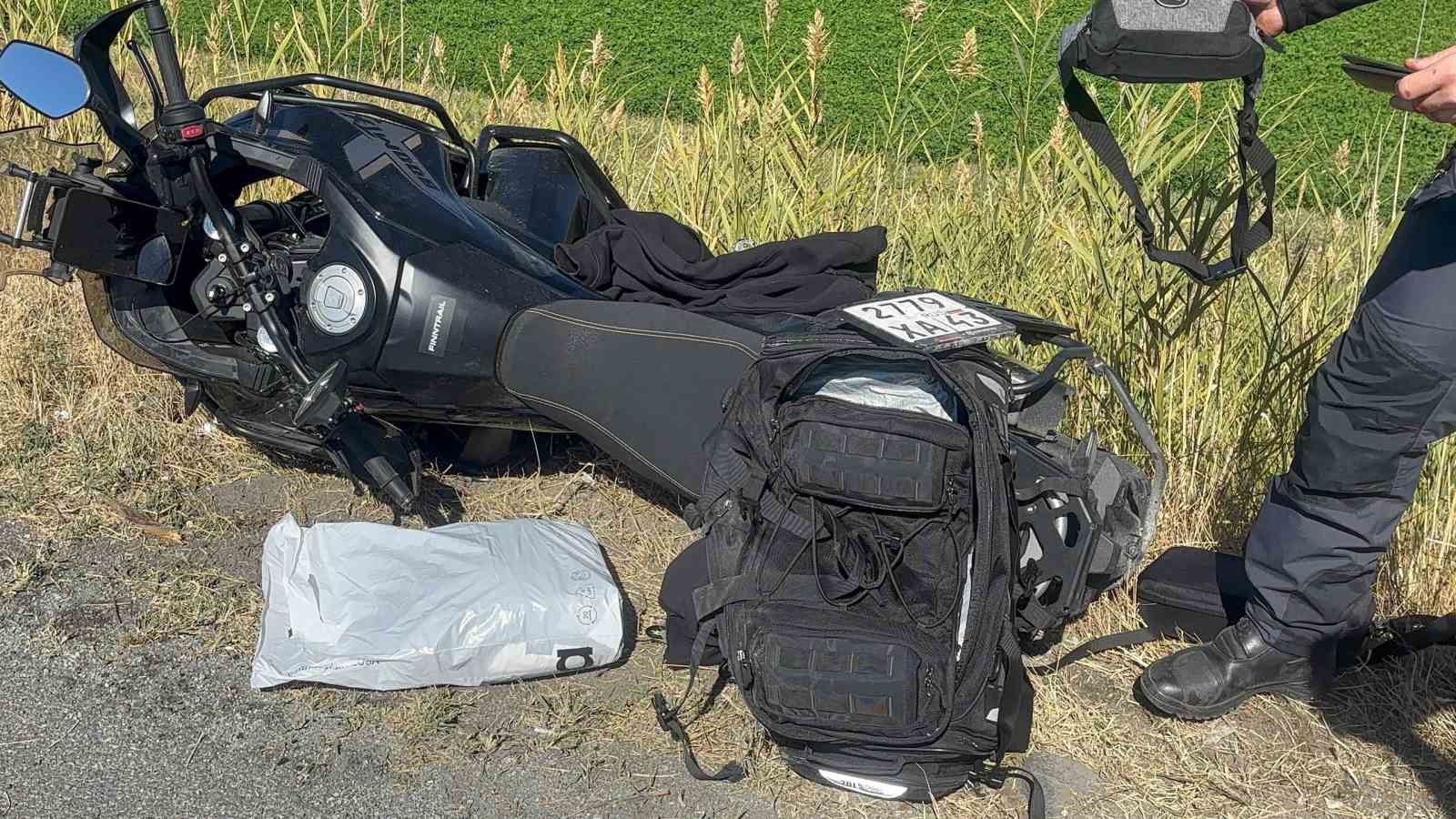 erzincanda-bariyere-carpan-rus-motosiklet-surucusu-oldu